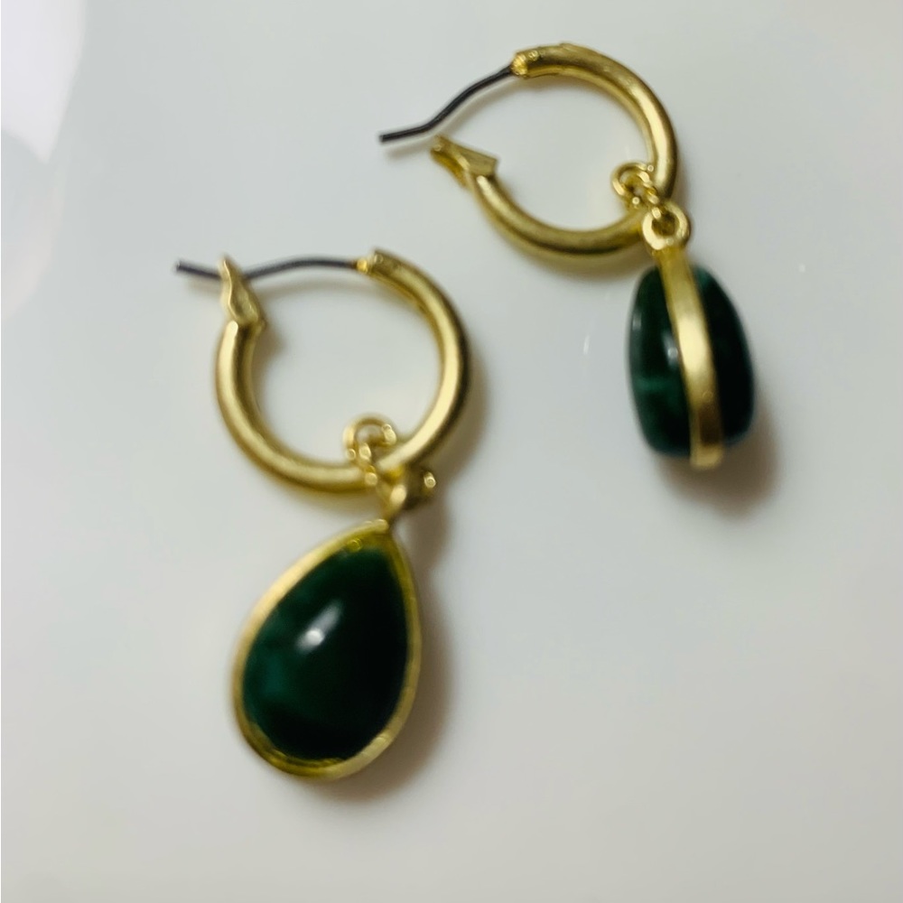 Beautiful Enamel Green Stone w/ Gold Tone Pierced Earrings
